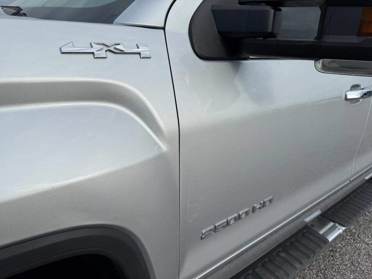 Used 2019 GMC Sierra 2500 SLT w/ Duramax Plus Package AWD/4WD image 16