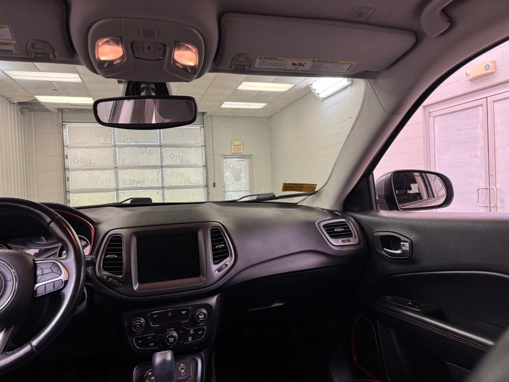 Used 2019 Jeep Compass Trailhawk AWD/4WD image 23