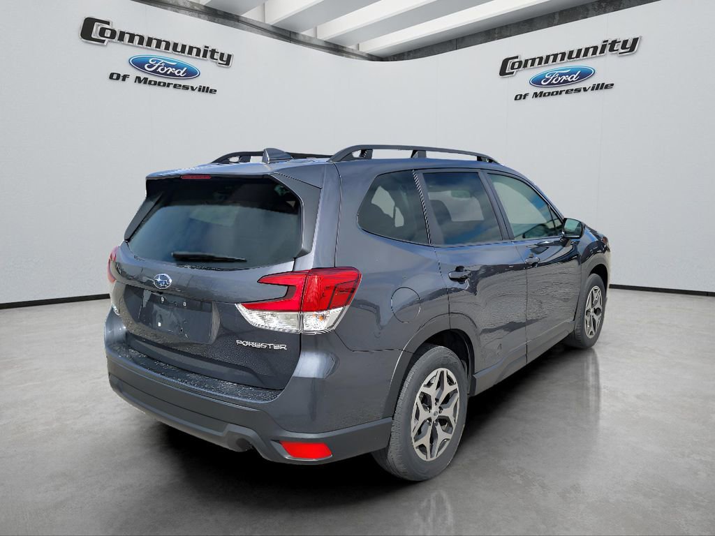 Used 2022 Subaru Forester Premium AWD/4WD image 10