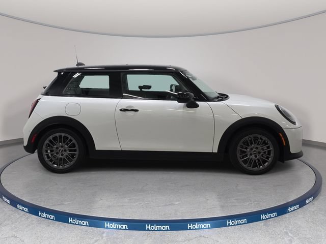 Used 2025 MINI Cooper 2-Door Hardtop FWD image 5