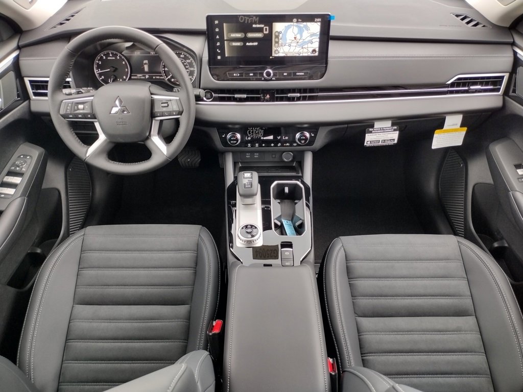 New 2025 Mitsubishi Outlander SE image 7
