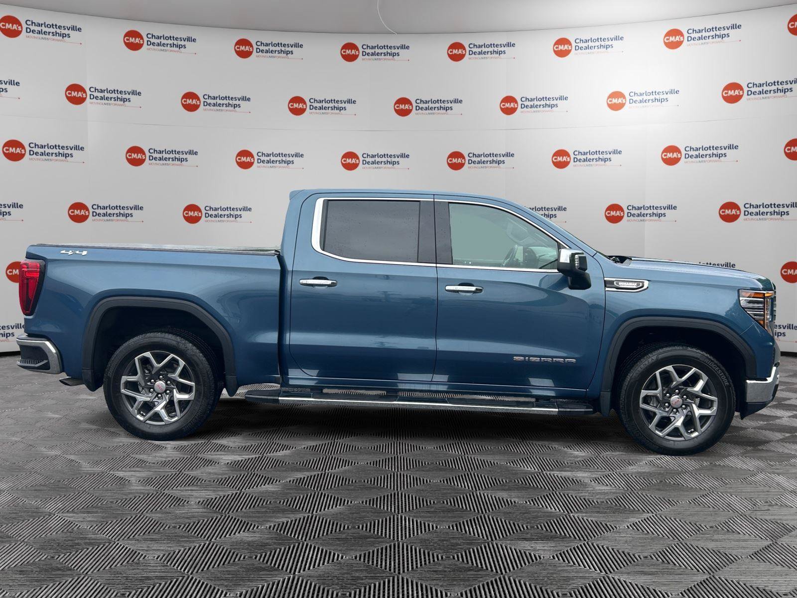 Used 2024 GMC Sierra 1500 SLT w/ SLT Premium Plus Package AWD/4WD image 6