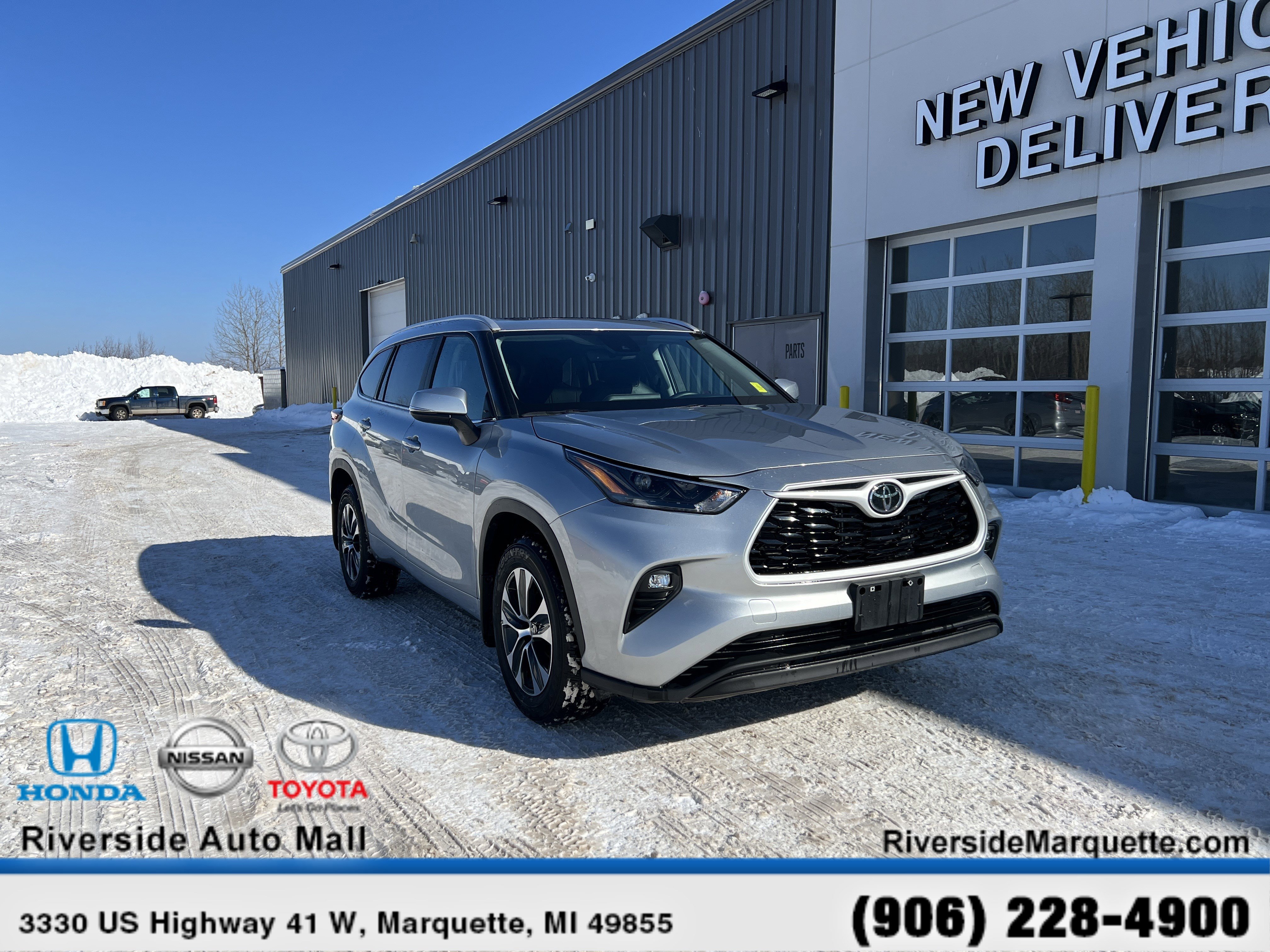 Used 2025 Toyota Highlander XLE