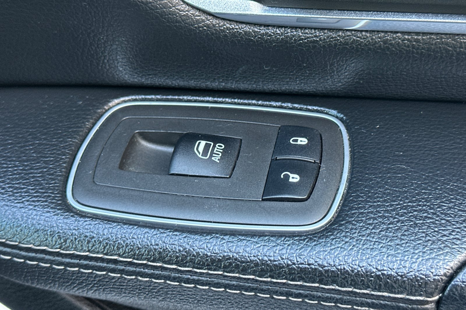 Used 2021 RAM 1500 Laramie AWD/4WD image 21