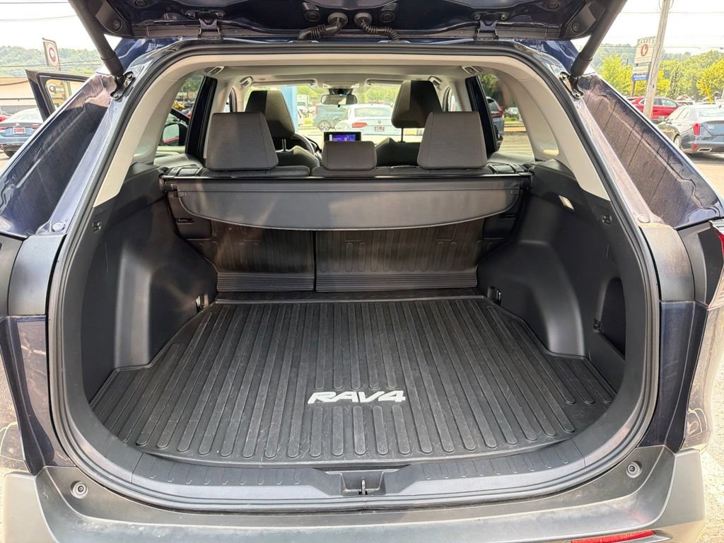Used 2025 Toyota RAV4 XLE w/ Convenience Package FWD image 36
