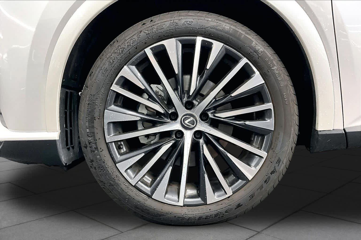 Used 2024 Lexus RX 350 Premium Plus w/ Cold Area Package FWD image 11