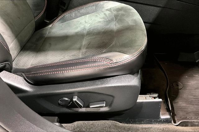 Used 2018 Ford Explorer XLT w/ XLT Appearance Package image 42