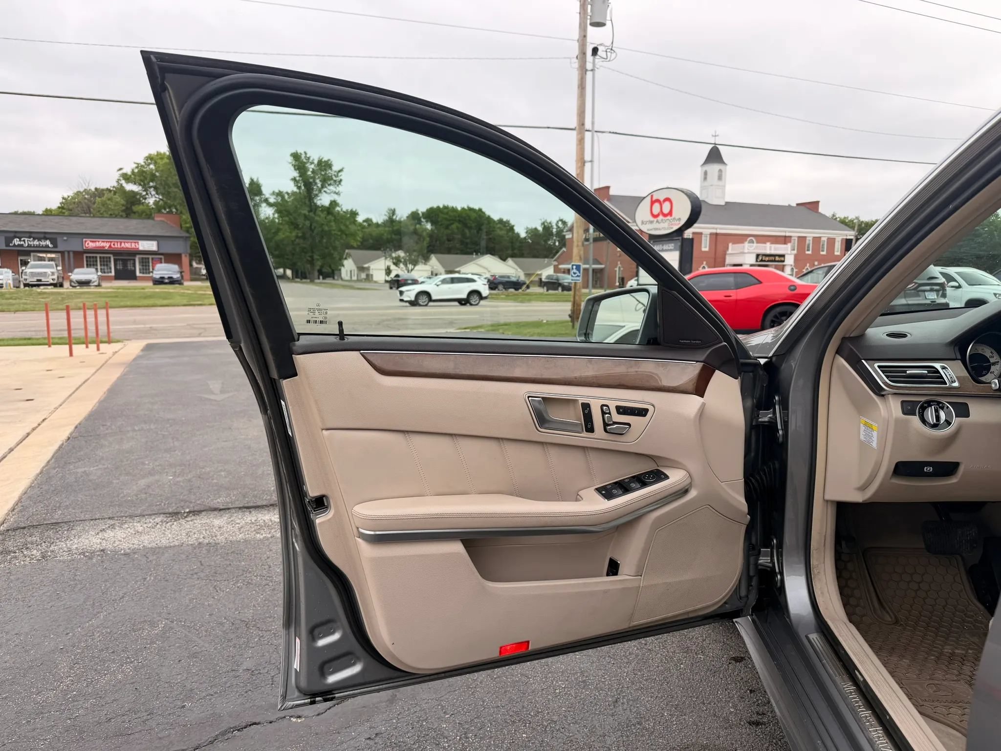 Used 2014 Mercedes-Benz E 350 Sedan image 8