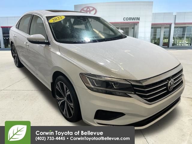 Used 2022 Volkswagen Passat 2.0T SE image 1