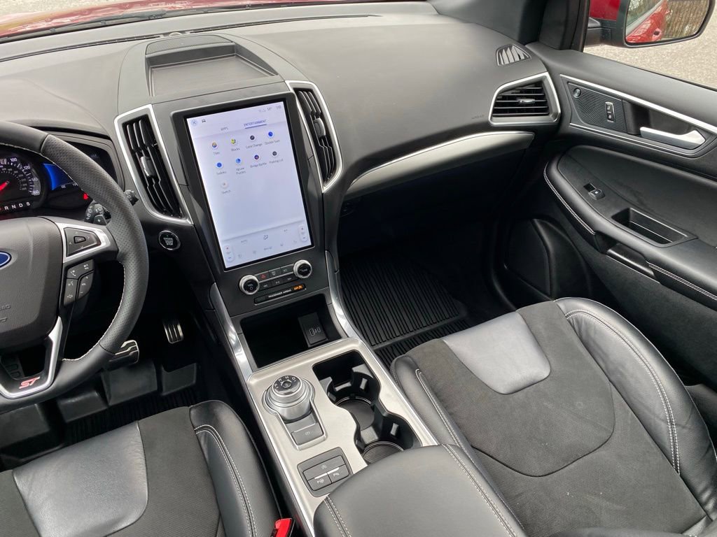 Used 2024 Ford Edge ST w/ Equipment Group 401A AWD/4WD image 33