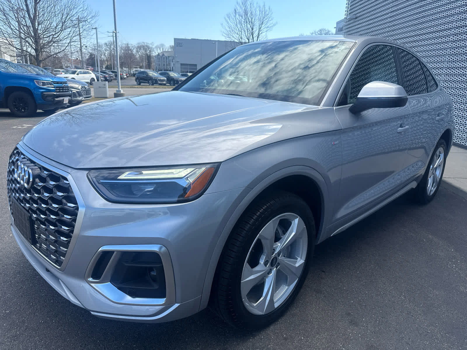 Used 2025 Audi Q5 2.0T Premium Plus w/ Premium Plus Package image 4