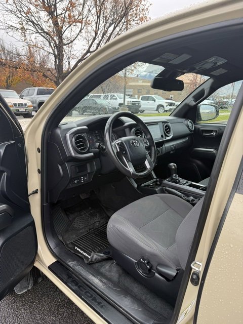 Certified 2018 Toyota Tacoma TRD Off-Road image 13