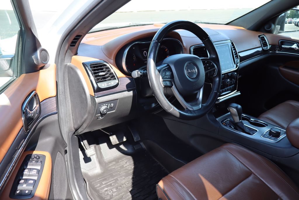 Used 2021 Jeep Grand Cherokee Overland AWD/4WD image 4