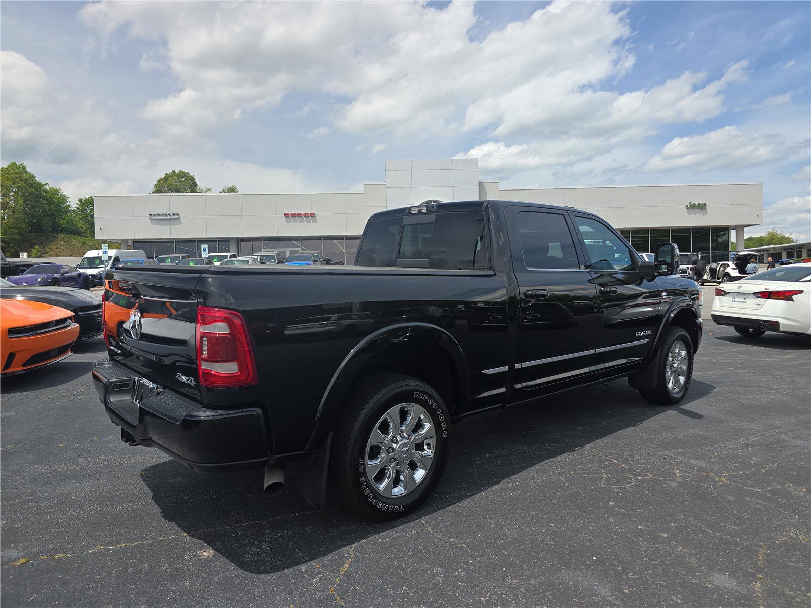 Used 2024 RAM 3500 Limited AWD/4WD image 3