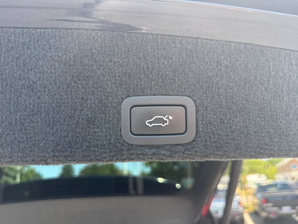 Used 2015 Volvo XC60 T6 w/ Proximity Package AWD/4WD image 40