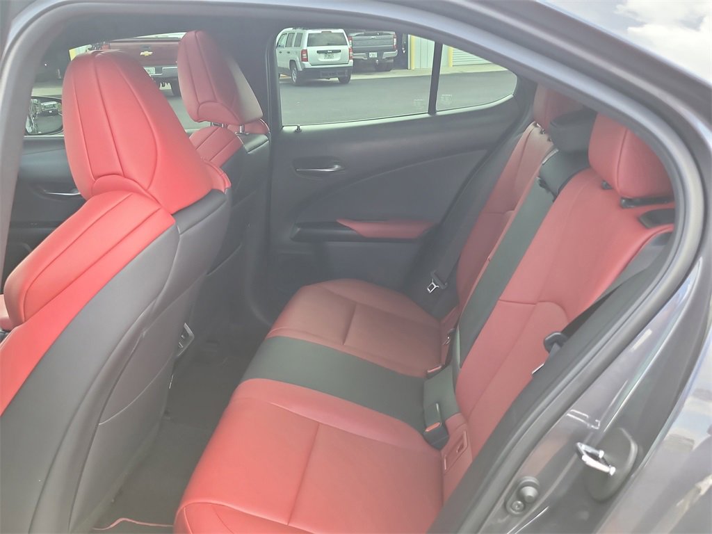 Used 2022 Lexus UX 200 F Sport image 10
