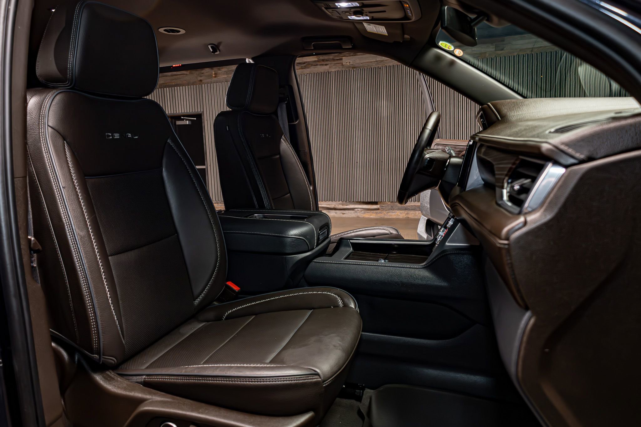 Used 2024 GMC Yukon Denali w/ LPO, Floor Liner Package image 26