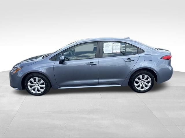 Used 2024 Toyota Corolla LE FWD image 2