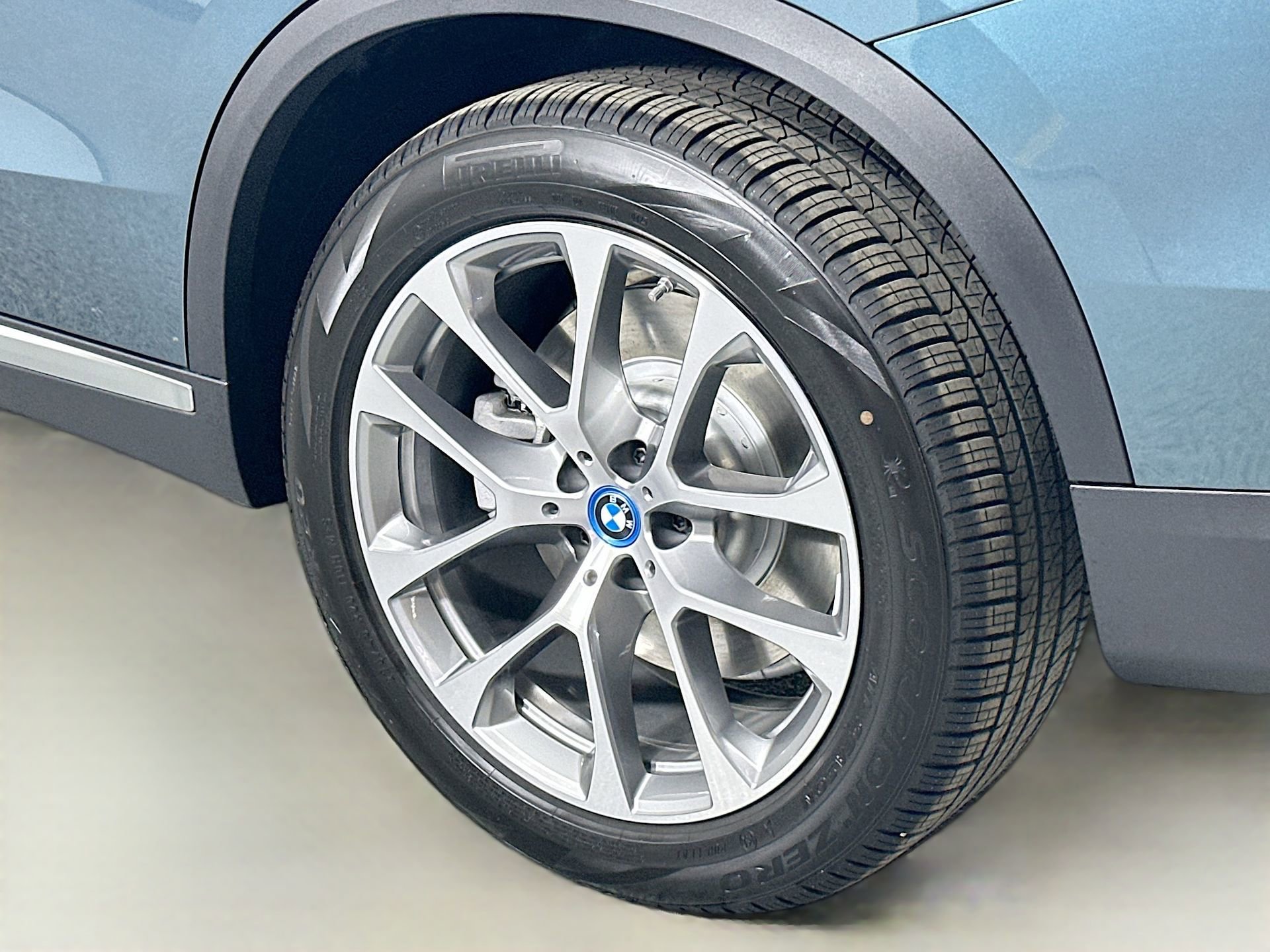 Certified 2025 BMW X5 xDrive50e image 21