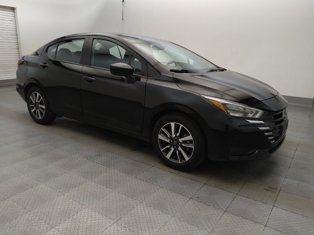Used 2025 Nissan Versa SV FWD image 11