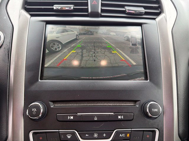 Used 2018 Ford Fusion SE w/ Fusion SE Technology Package FWD image 18