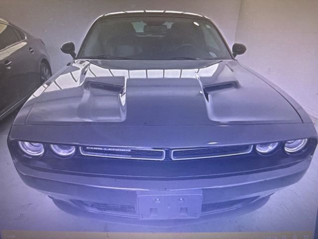 Used 2019 Dodge Challenger SXT w/ Plus Package image 2