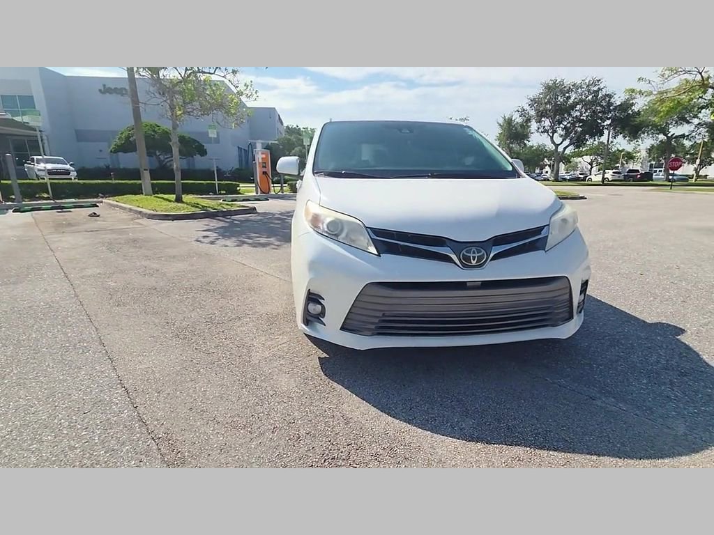 Used 2020 Toyota Sienna XLE FWD image 19