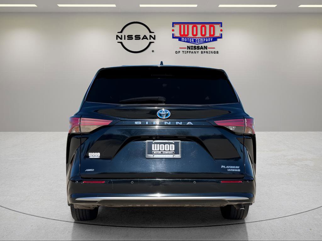 Used 2023 Toyota Sienna Platinum image 4