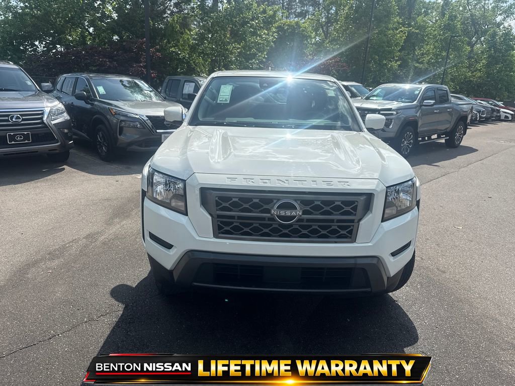 Used 2023 Nissan Frontier SV image 9