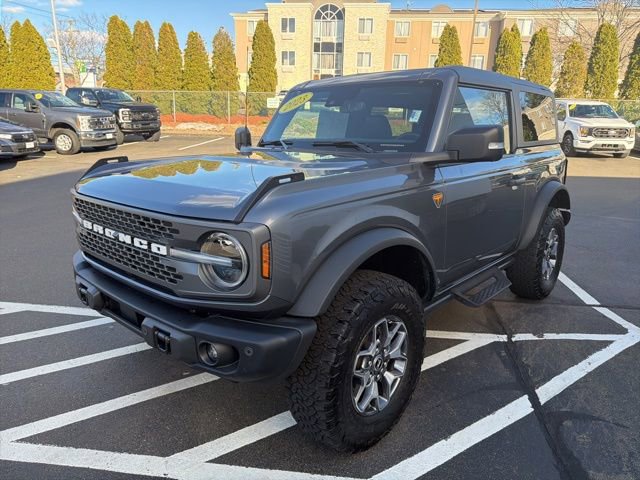 Used 2023 Ford Bronco Badlands image 3