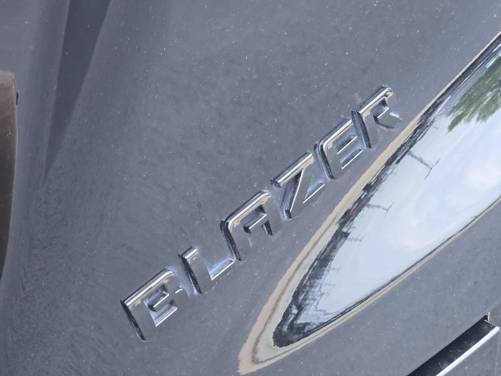 Used 2025 Chevrolet Blazer RS FWD image 11