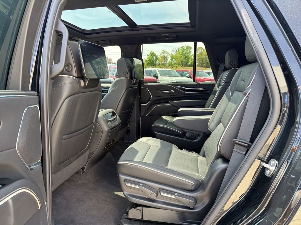 Used 2023 Cadillac Escalade Sport AWD/4WD image 14