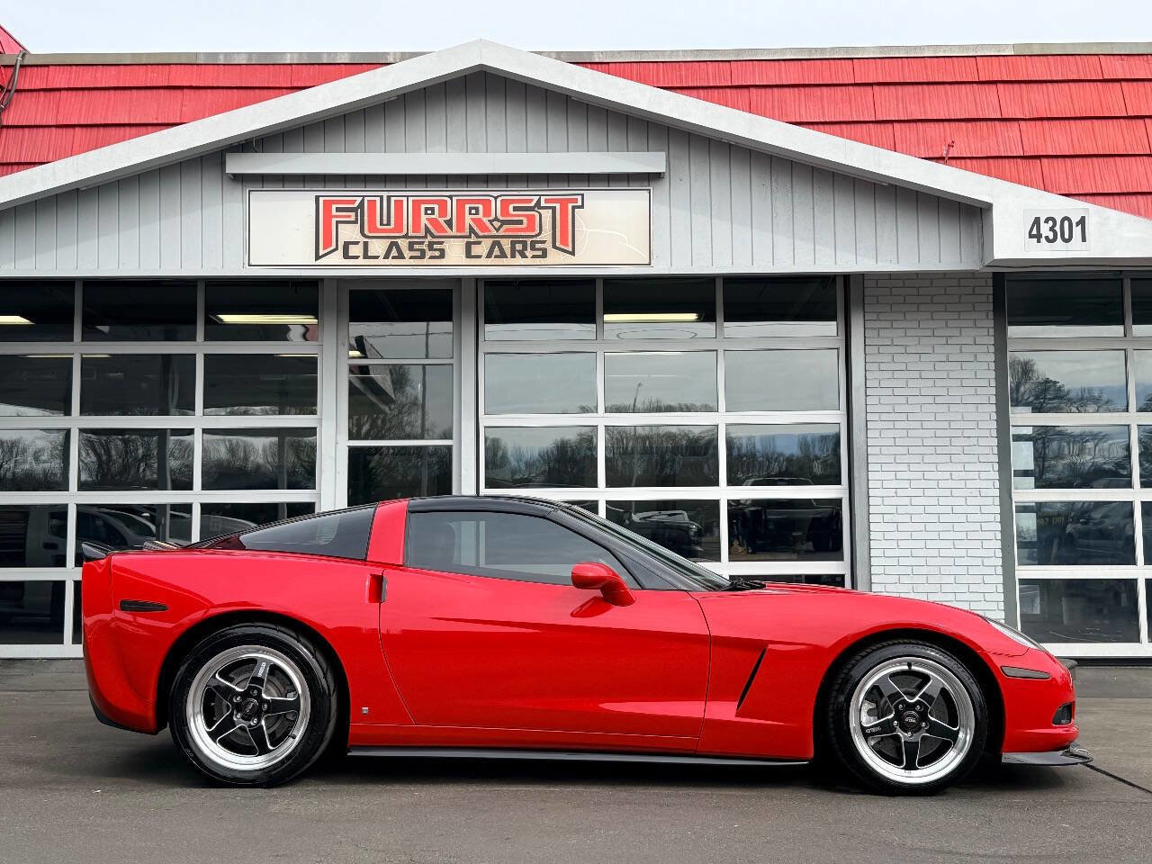 Used 2006 Chevrolet Corvette Coupe w/ Performance Package image 2