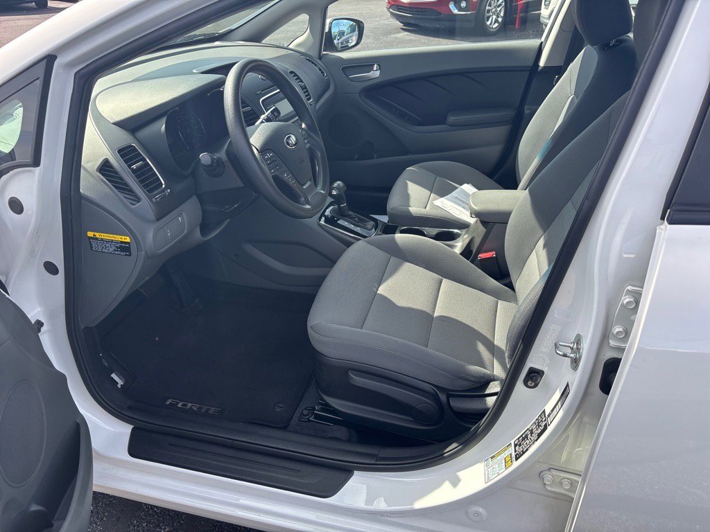 Used 2018 Kia Forte LX image 11