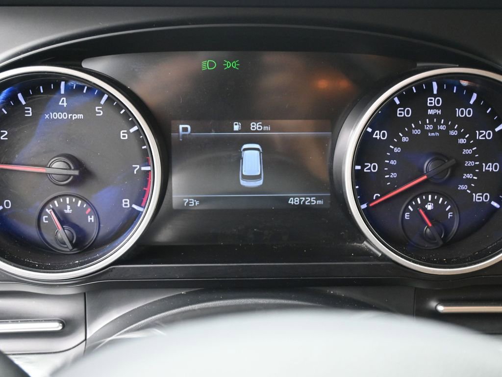 Used 2023 Kia Carnival LX w/ Paint Protection Package FWD image 12