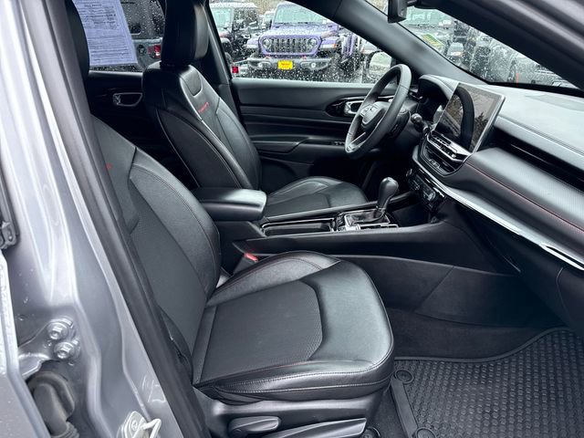 Used 2024 Jeep Compass Trailhawk image 12