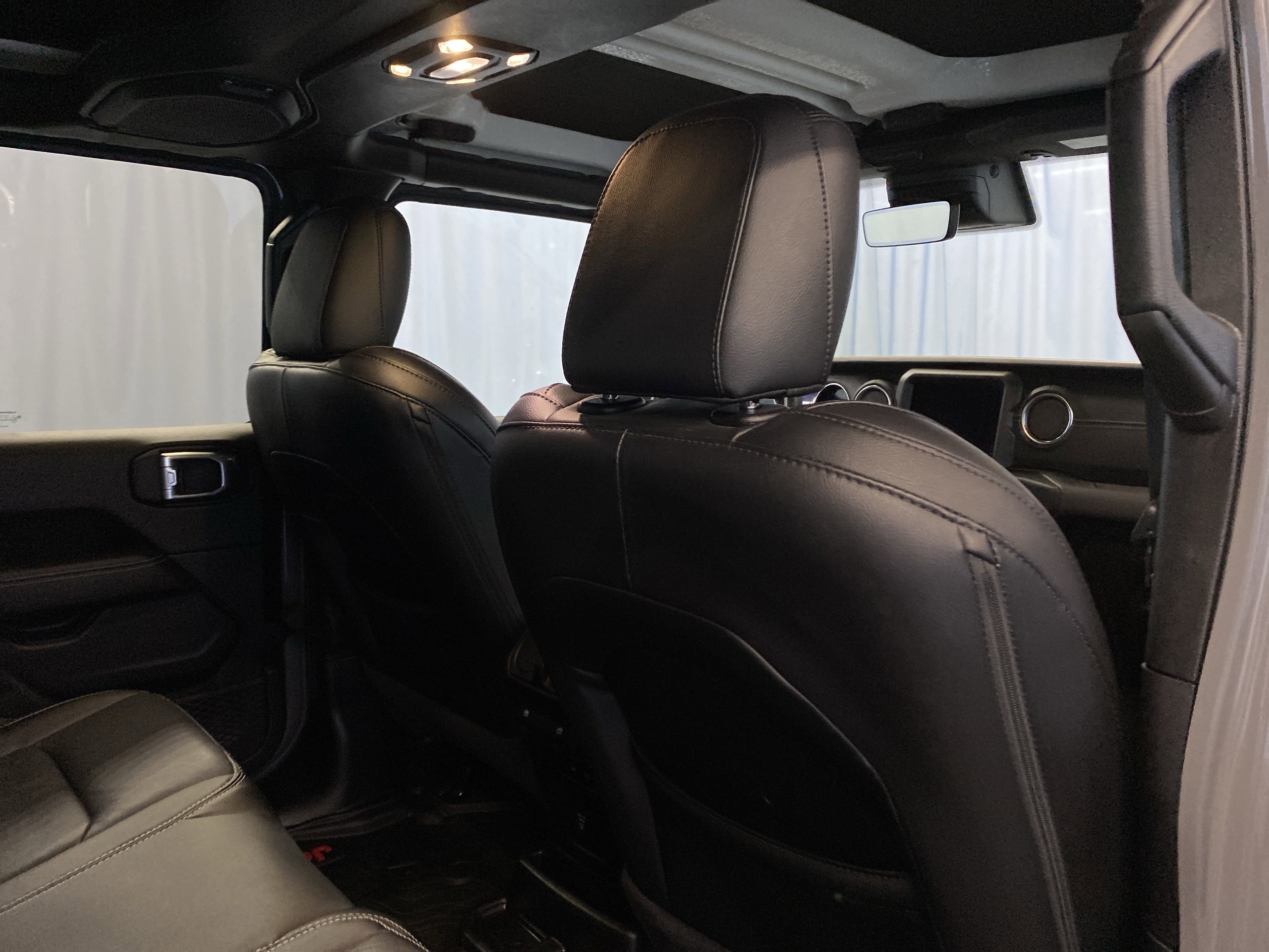 Used 2021 Jeep Wrangler Unlimited Sahara image 37