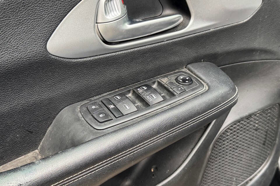 Used 2018 Chrysler Pacifica Touring-L w/ Premium Audio Group image 23