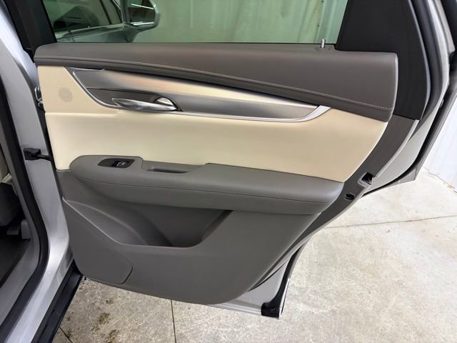 Used 2018 Cadillac XT5 Luxury w/ Driver Awareness Package AWD/4WD image 15