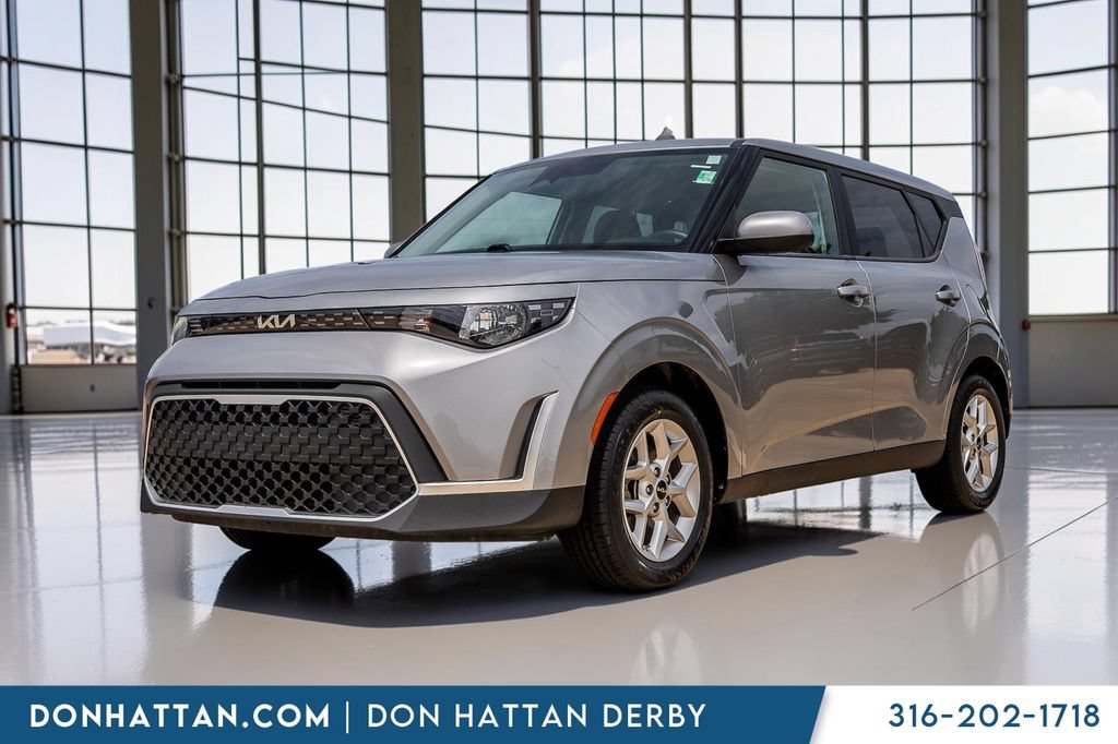 Used 2023 Kia Soul LX w/ LX Technology Package FWD image 1