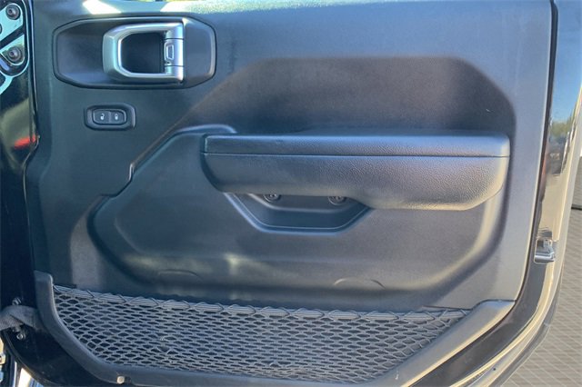 Certified 2022 Jeep Gladiator Willys image 35