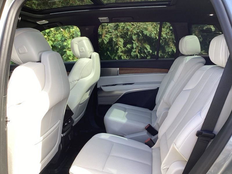 New 2026 Cadillac Vistiq Luxury w/ LPO, Floor Liner Package image 12