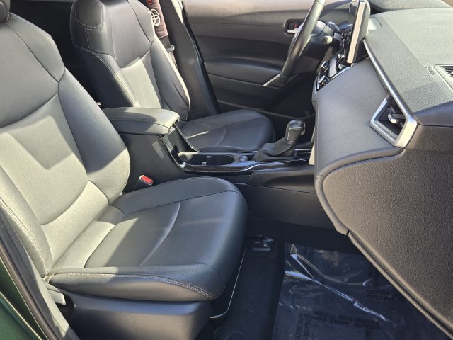 Used 2023 Toyota Corolla Cross XLE w/ Convenience Package FWD image 16