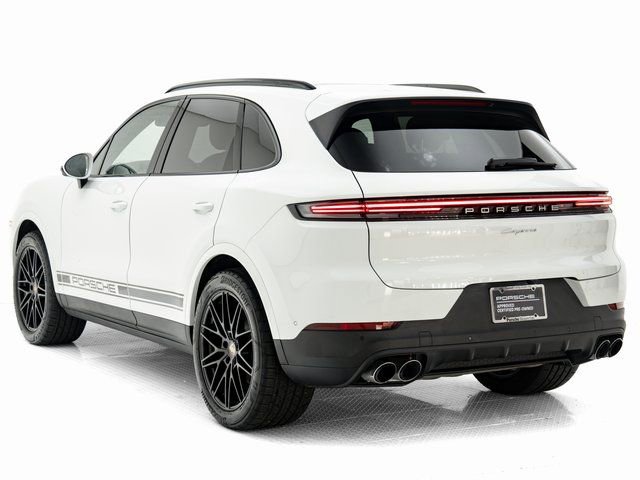 Certified 2025 Porsche Cayenne image 3