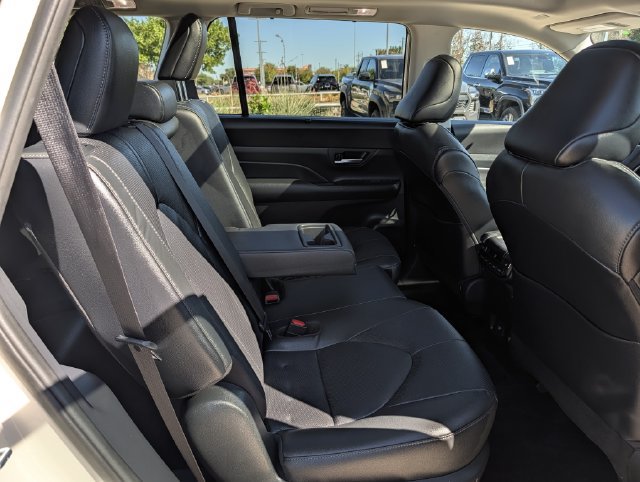 Certified 2024 Toyota Grand Highlander AWD image 32