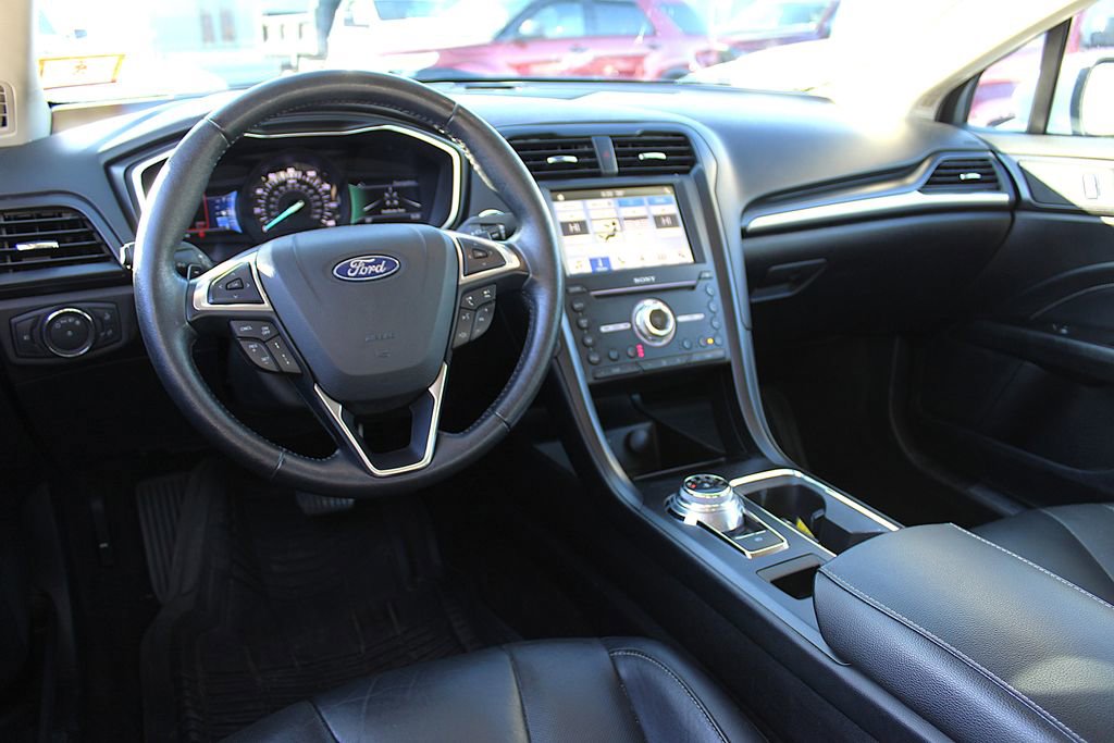 Used 2019 Ford Fusion Titanium image 4