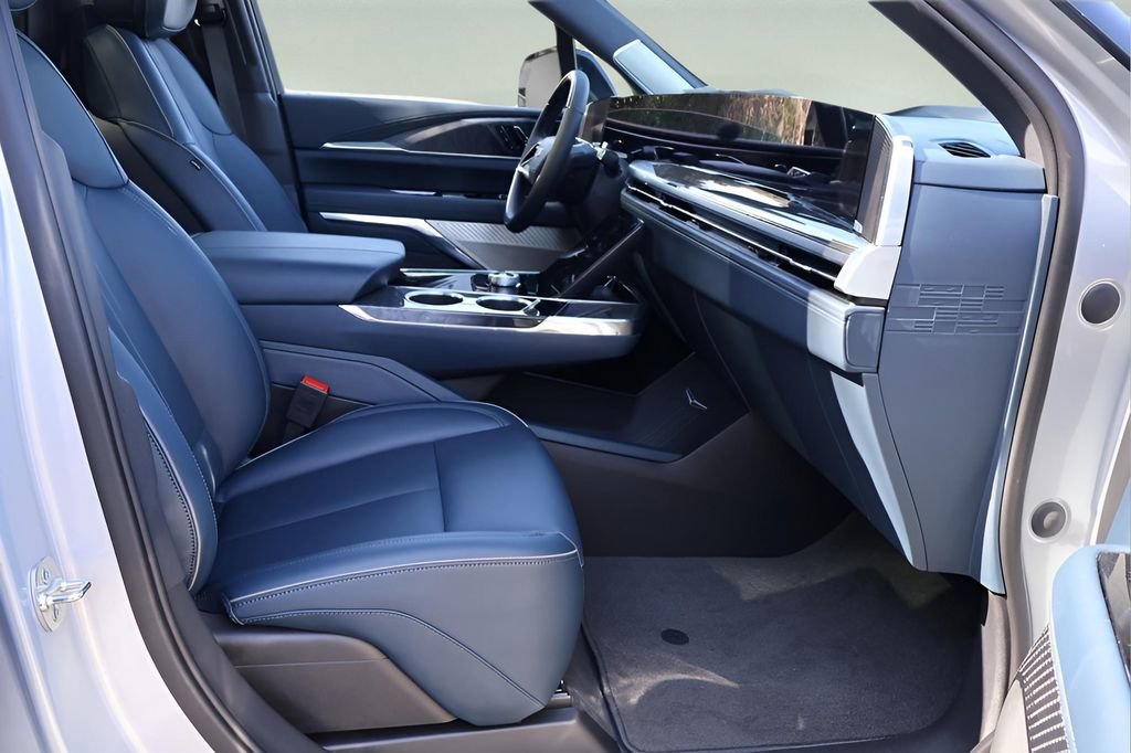 New 2025 Cadillac Escalade IQ Sport 2 w/ LPO, ONYX Package image 24