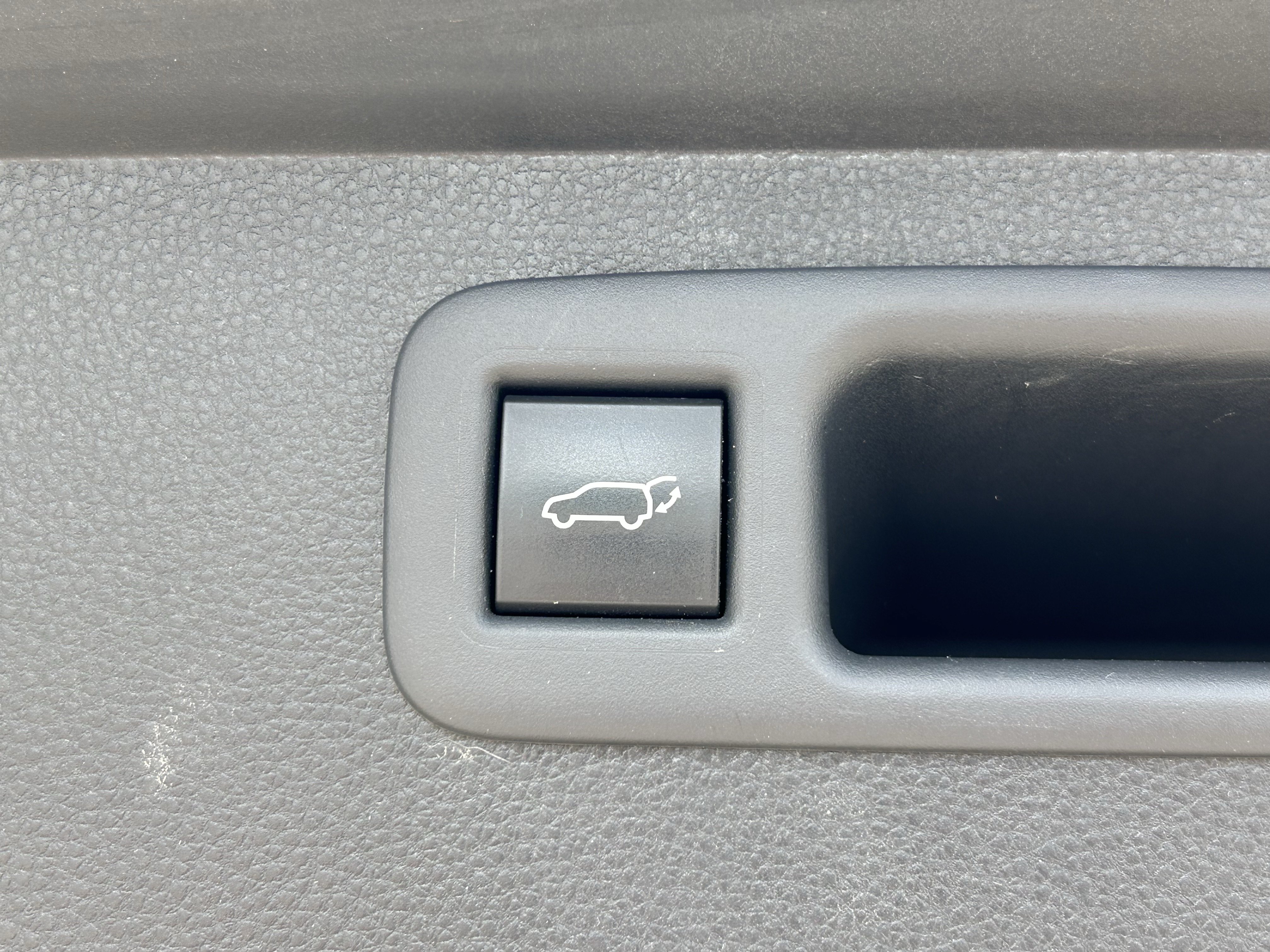 Certified 2020 Toyota Highlander XLE AWD/4WD image 24