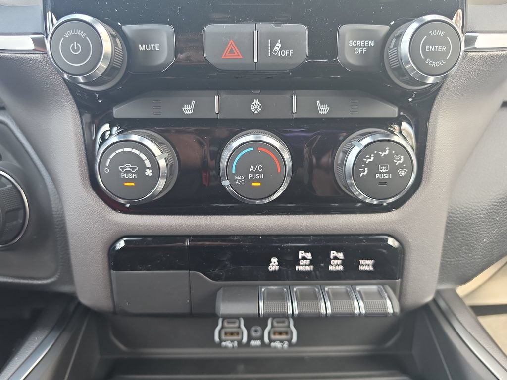 New 2026 RAM 1500 Big Horn AWD/4WD image 14