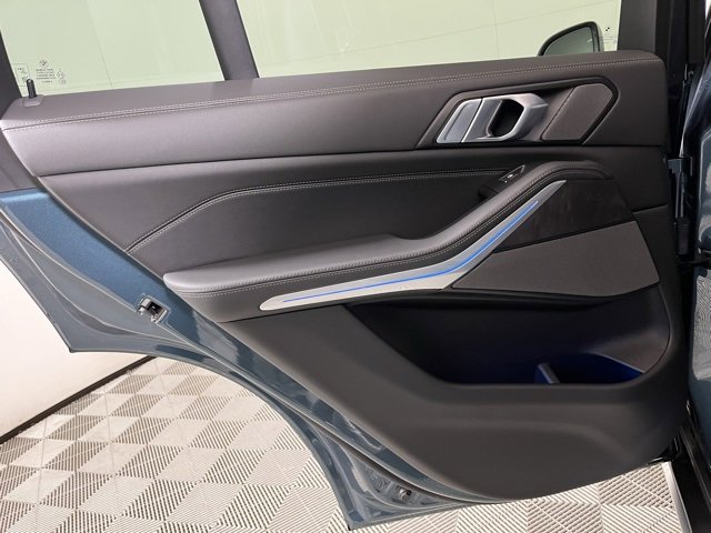 Used 2024 BMW X5 xDrive40i w/ Premium Package image 21